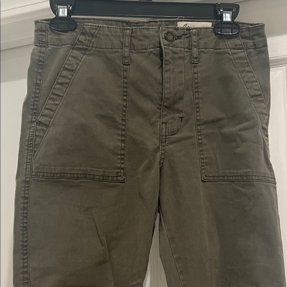 Cosmic Blue Love Women's Olive Utility Capris Size 27